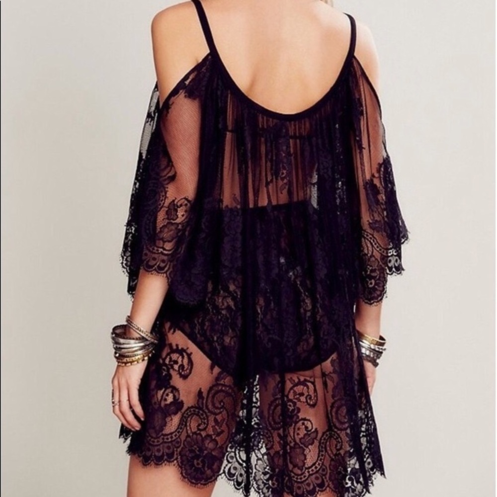 Black Lace Open Cold Shoulder Beach Coverup - Picture 2 of 3